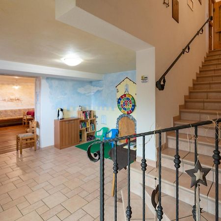 Albergo Pensione Serenetta 瓦雷那 外观 照片