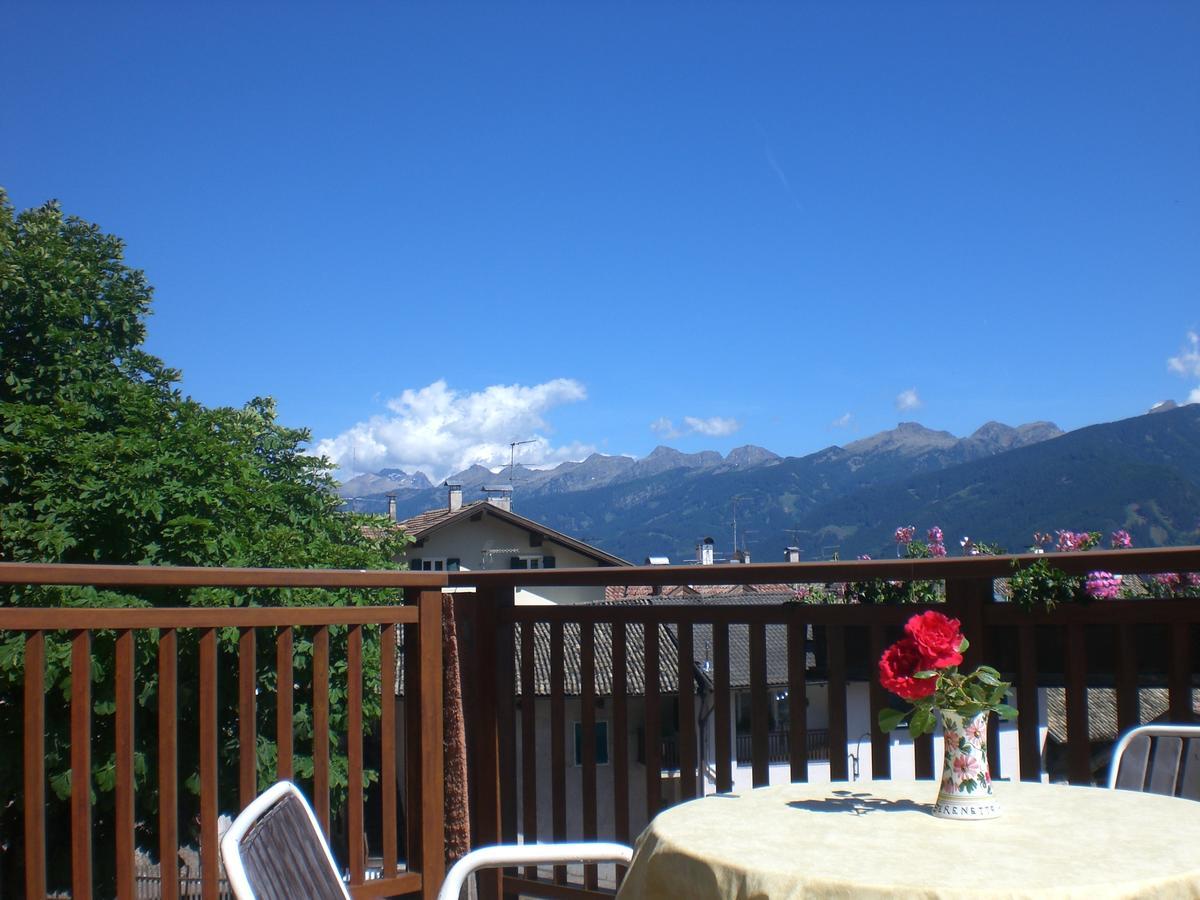 Albergo Pensione Serenetta 瓦雷那 外观 照片